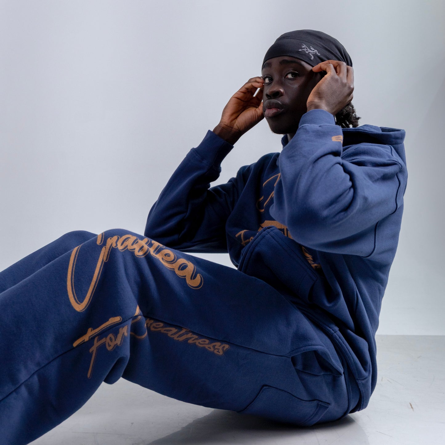CFG NAVY SWEATS